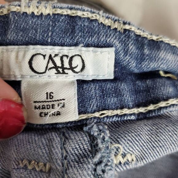 Cato Women’s Denim Shorts Size 16 Blue Embroidered Cross Pockets Stretch - Picture 3 of 6